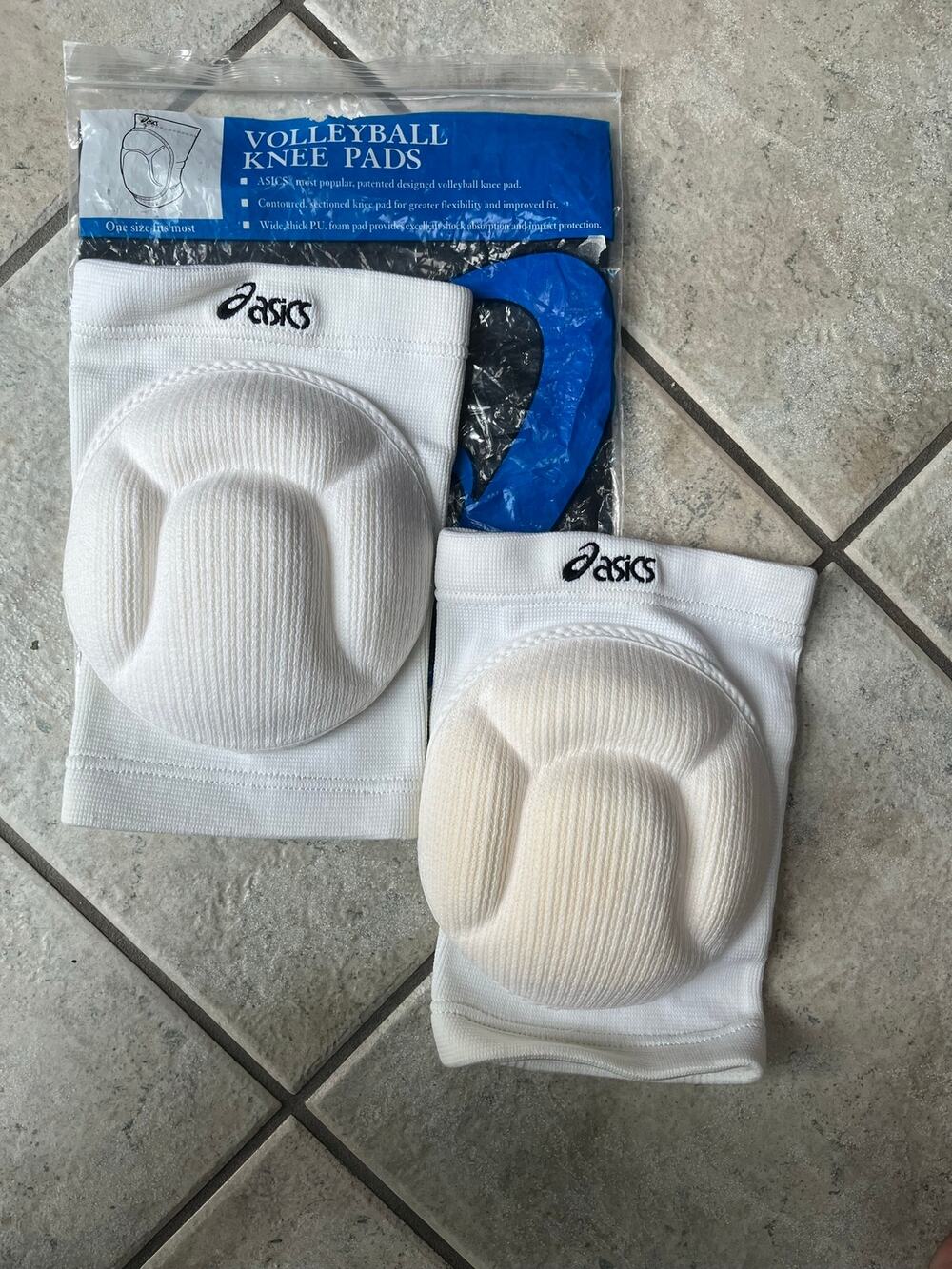 BRAND NEW Volleyball Kneepads